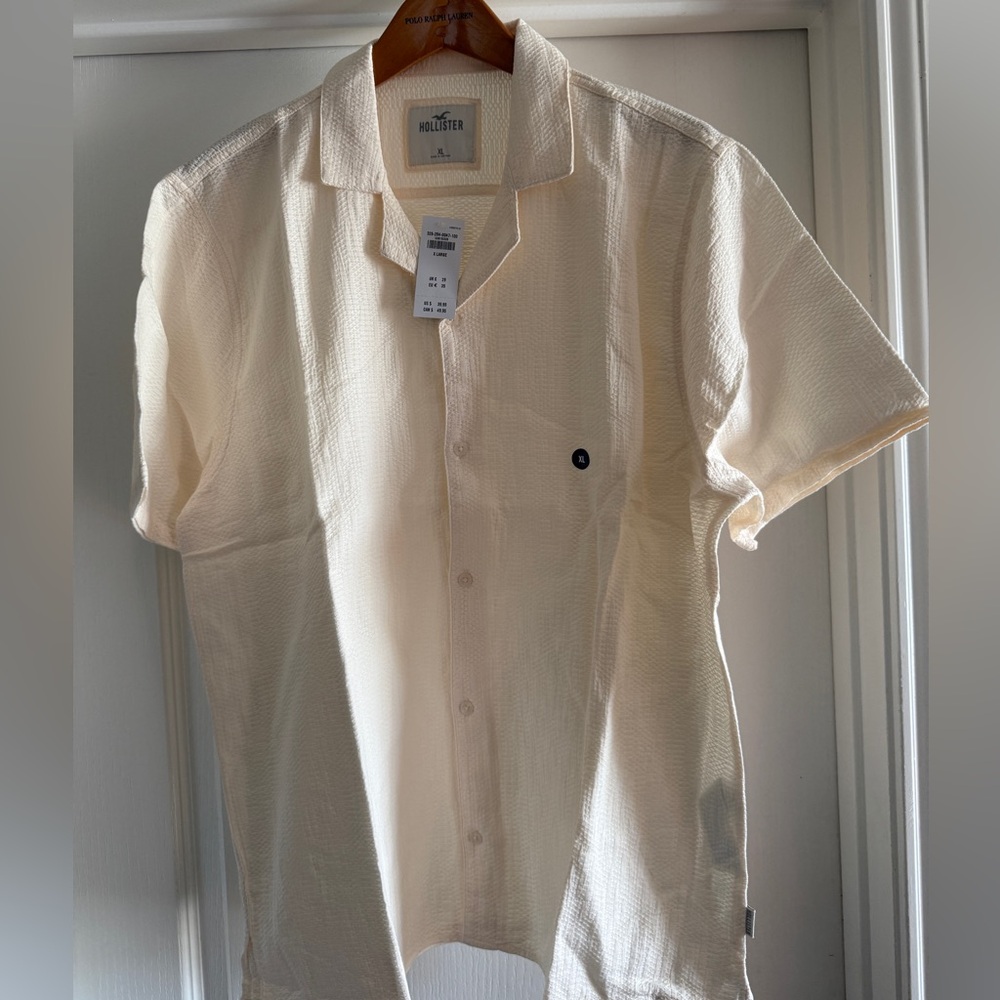 Hollister camp style button down shirt Cream color size XL